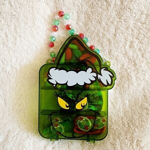 NWT Dr Seuss The Grinch hair claw clip & scrunchie set limited Christmas edition